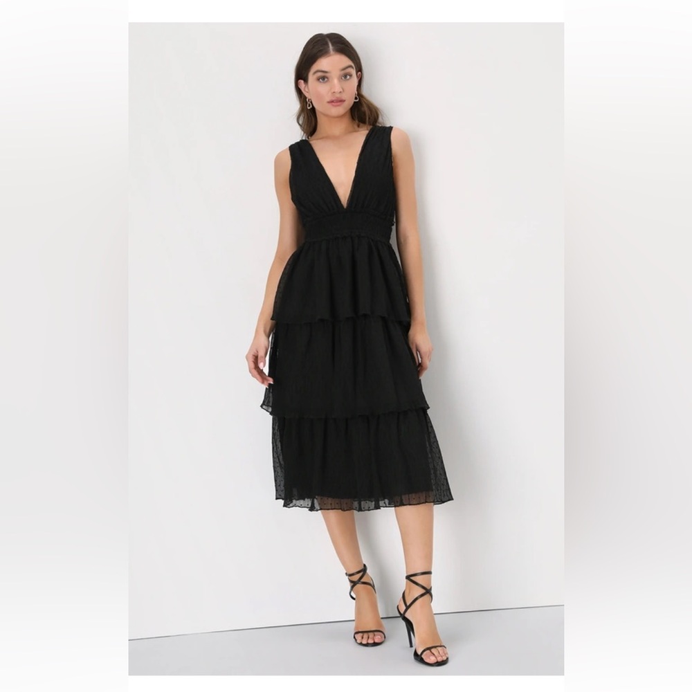 NWT Lulus dreamy moody black textured Swiss dot tiered dress